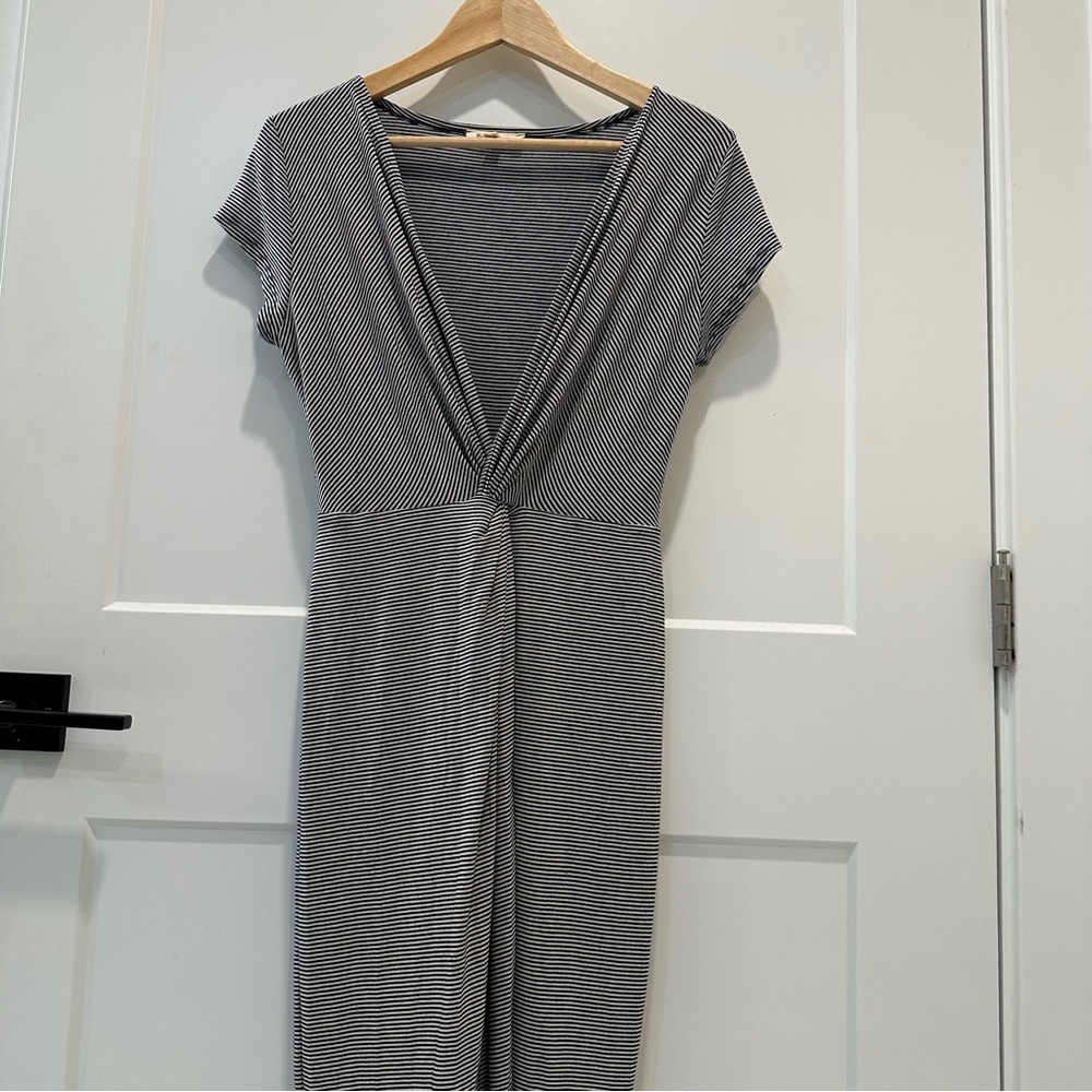 Rolla Coaster Causal Wrap Style Twist Front V-Nec… - image 3